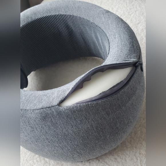 Neck Pillow with Carry Bag - Picture 8 of 8